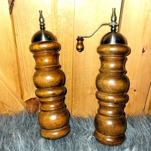 Vintage Gail craft wooden salt shaker and pepper mill